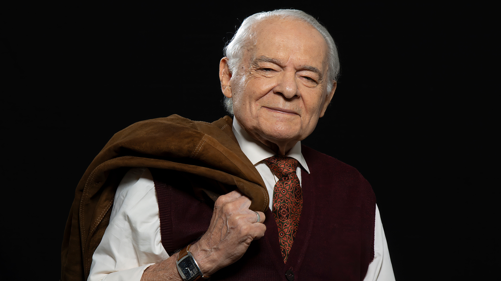 Othon Bastos celebra 92 anos e mais de 70 de carreira em Salvador com o monólogo “Não Me Entrego, Não!”