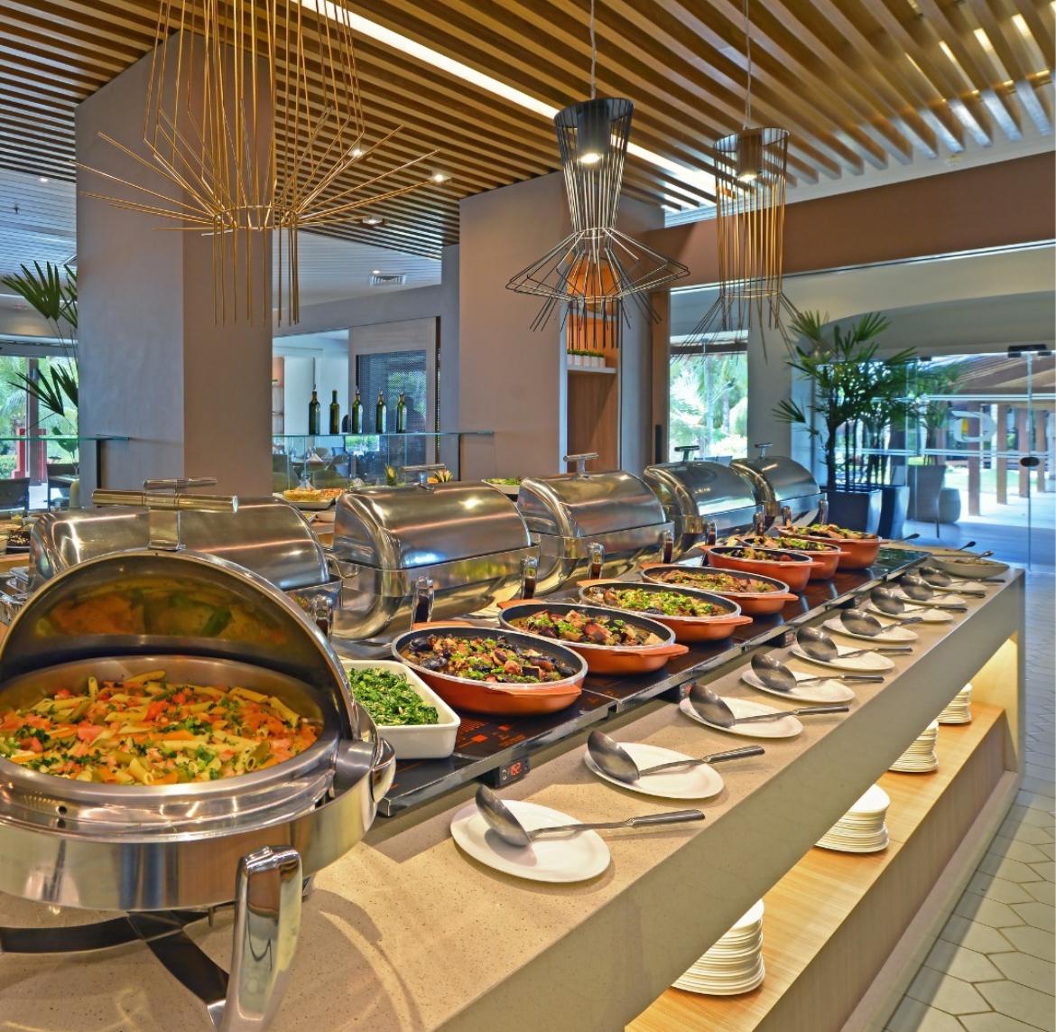 Hotel Deville Prime Salvador celebra o Dia das Mães com almoço especial