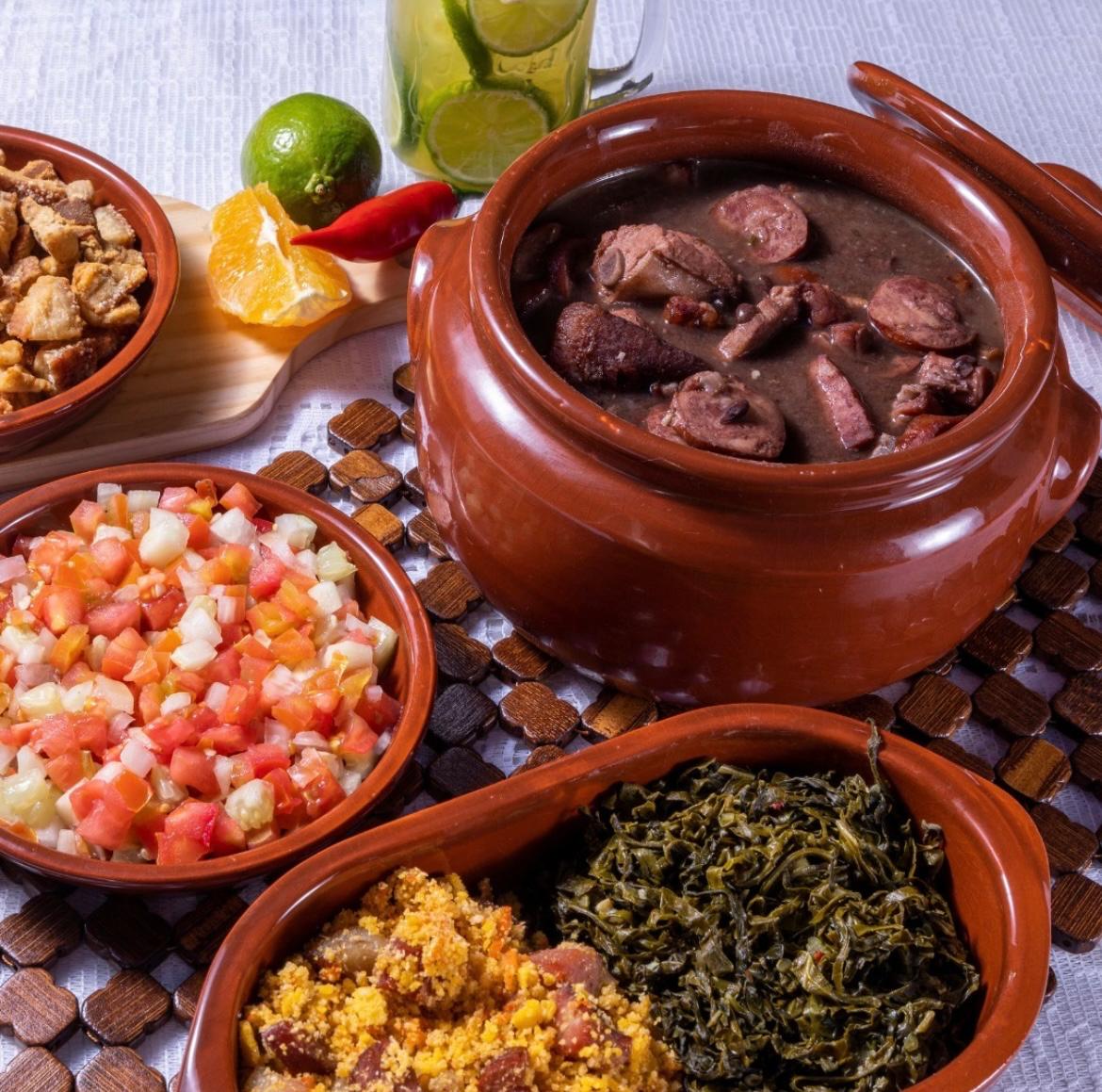 Feijoada do Deville segue na programação do hotel, mesmo após o Verão