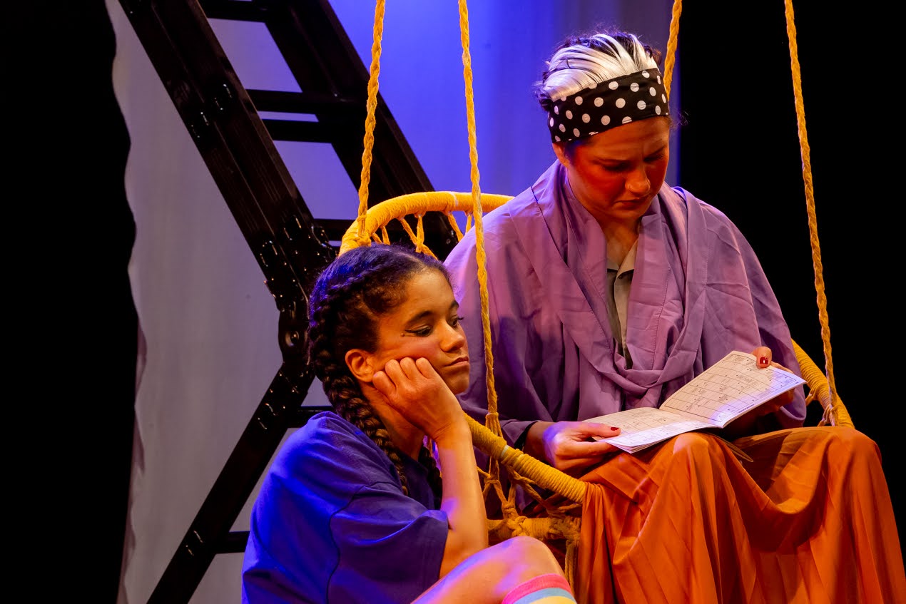 Espetáculo infanto-juvenil Tempo Rei segue em cartaz no Teatro Módulo com tecnologia, emoção e muito afeto