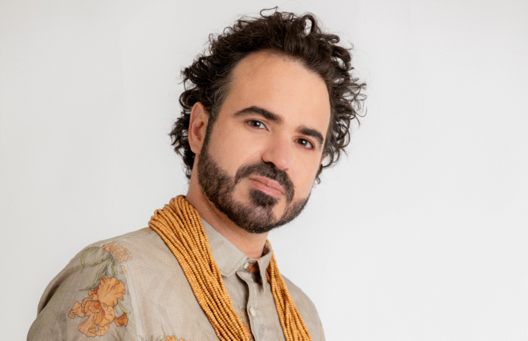 Gabriel Mercury estreia no São João do Pelourinho neste domingo com show gratuito