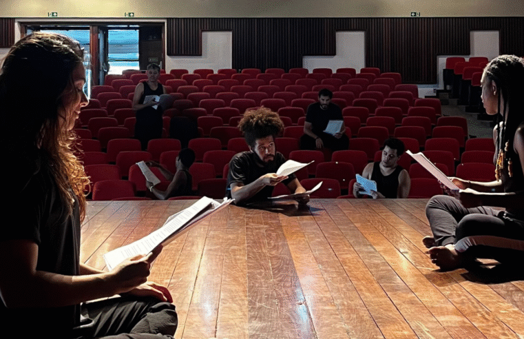 “Cenas Curtas”: Mostra artística dos alunos de Teatro do Centro Cultural Ensaio ocorre no Teatro FARESI, no mês de junho, em Salvador.