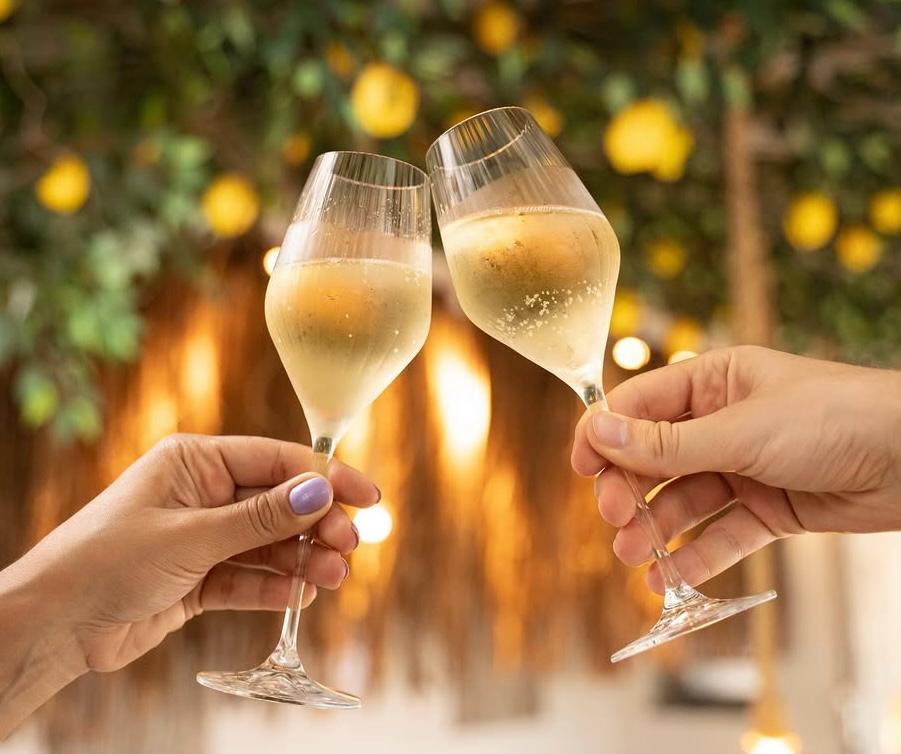 Allê Varanda Bar celebra 3 anos como símbolo do Santo Antônio e com novos cardápios e experiências exclusivas