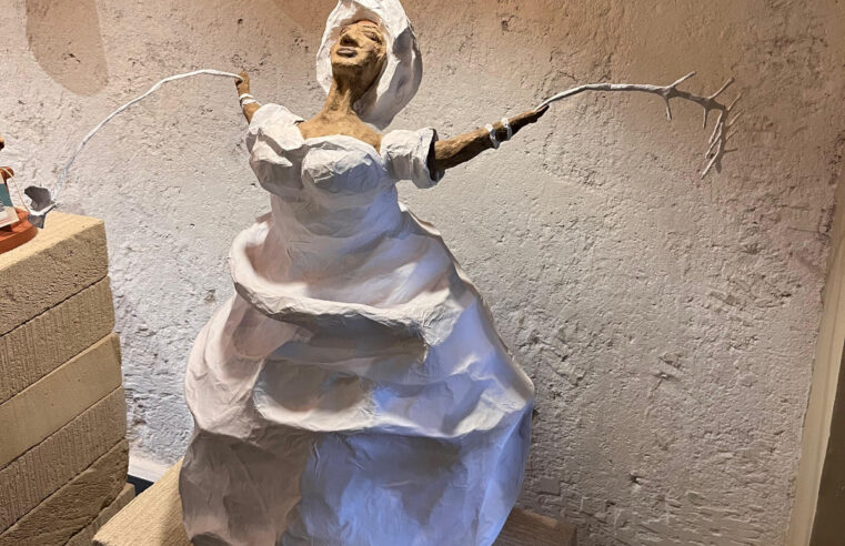 Artesanato da Bahia estreia na CASACOR 2025 com loja e galeria que valorizam artistas populares e obras autorais