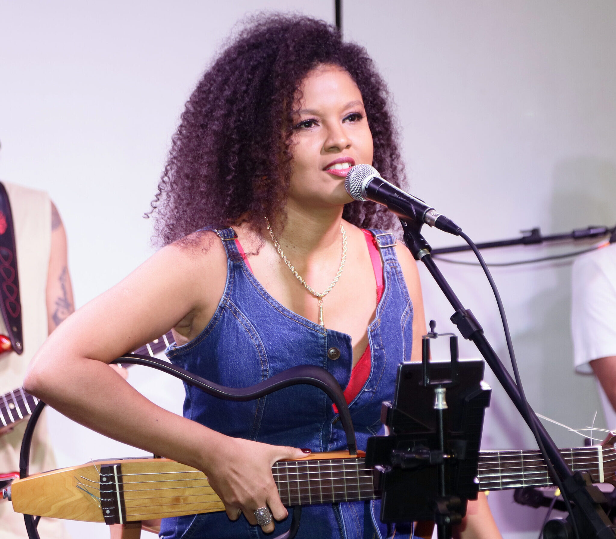 Daniela Tourinho canta Daniela Mercury em show especial nesta sexta-feira, 18