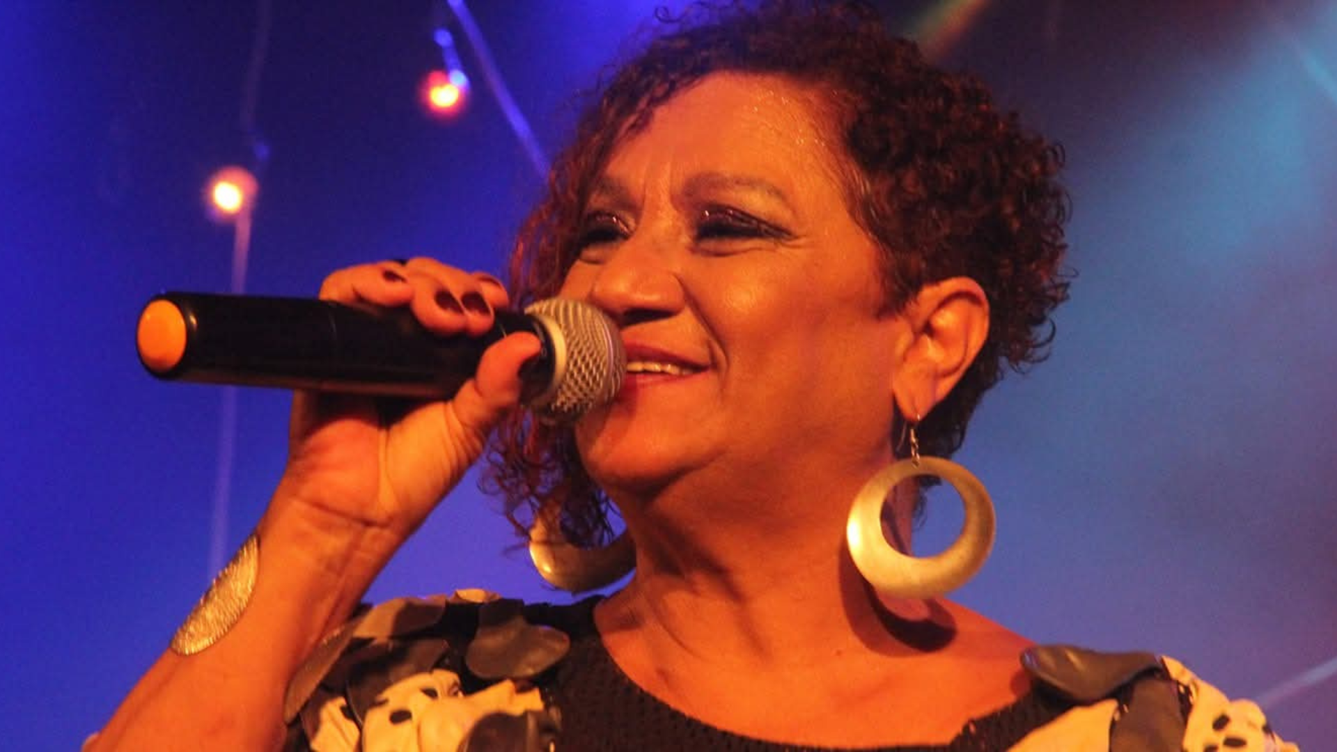 Sarau Poético-Musical promove encontro de música e poesia em Salvador
