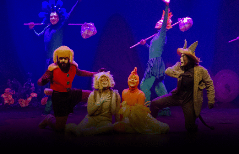 Teatro FARESI recebe o espetáculo musical “Os Saltimbancos” no dia 10 de agosto