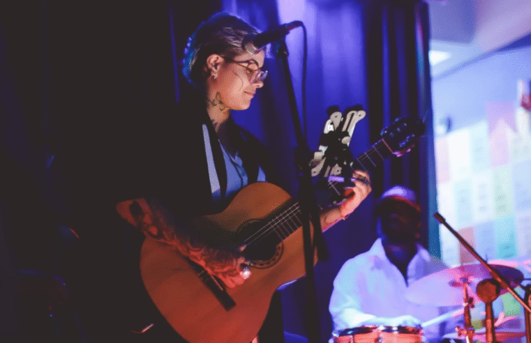 Ayrà Gastrôbar tem semana de jazz e tributo a Caetano Veloso na programação musical