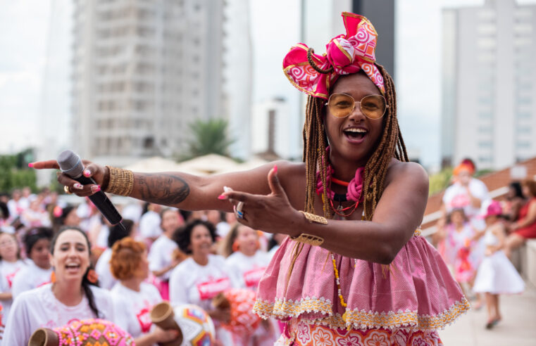 Maracatu Baque Mulher Salvador oferece curso intensivo de percussão