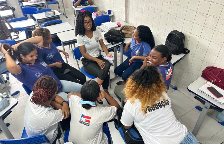 Instituto Eumelanina leva arte, palavra e protagonismo para escolas de Salvador com o Circuito Dikebrada