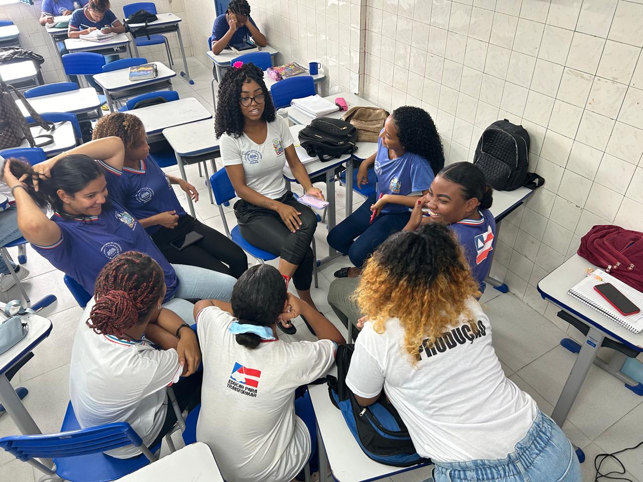 Instituto Eumelanina leva arte, palavra e protagonismo para escolas de Salvador com o Circuito Dikebrada