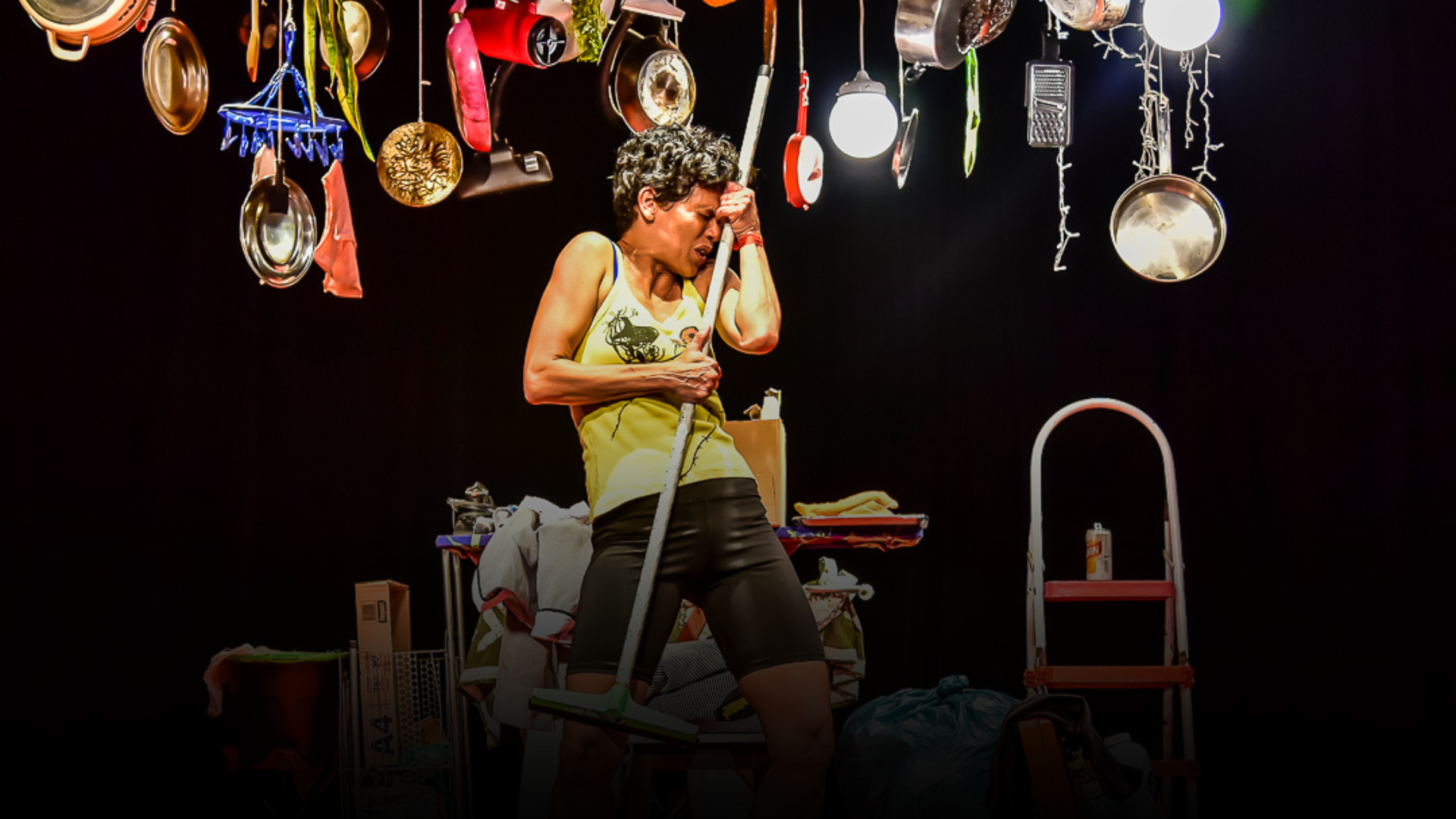 “INFERNO” faz temporada no Teatro Cambará da Casa Rosa