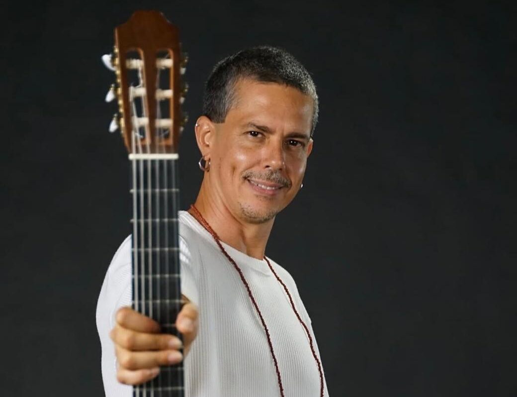 Ayrà Gastrôbar recebe cantor e compositor Daní em show intimista no Rio Vermelho