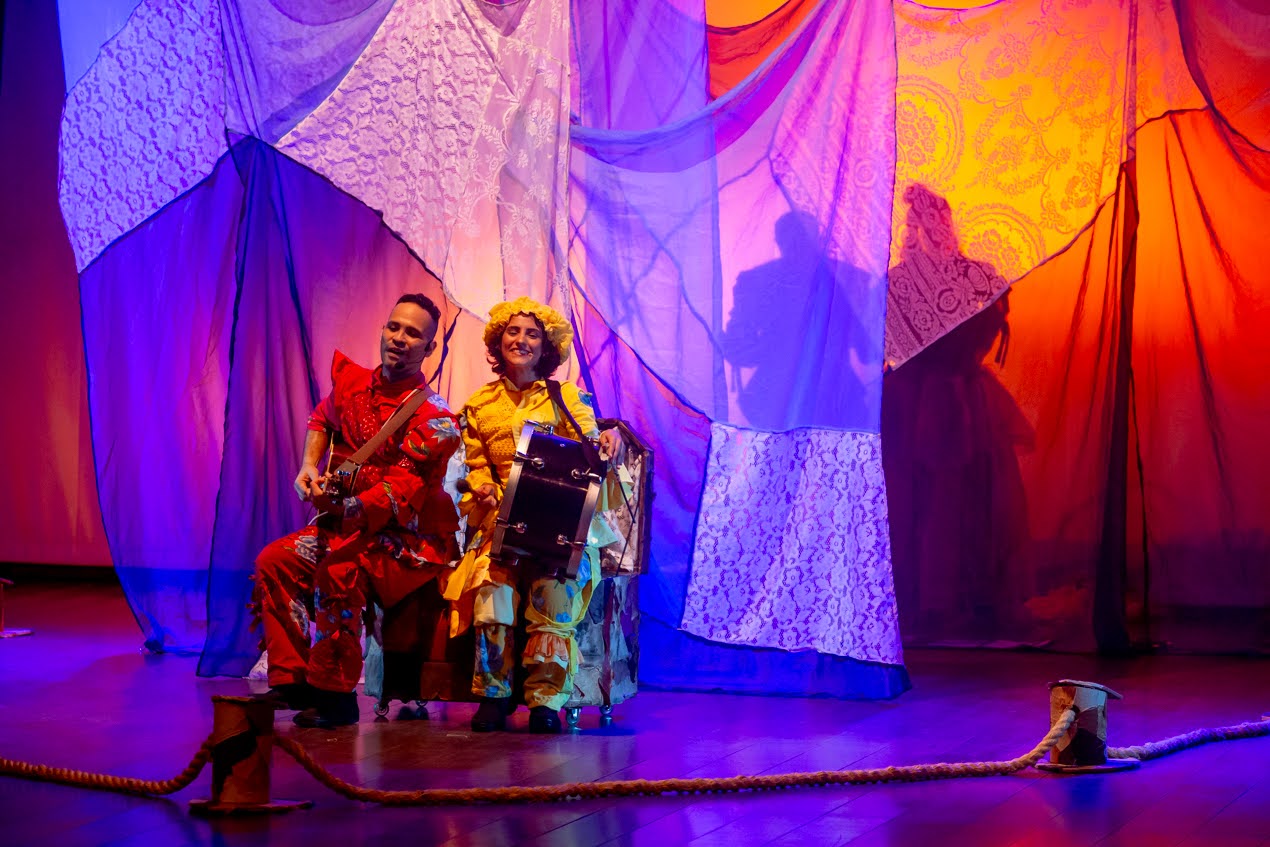 “Cabriola: Mediação Cultural Jovens Espectadores – 2º Salto” apresenta o espetáculo Em Busca da Ilha Desconhecida em Salvador