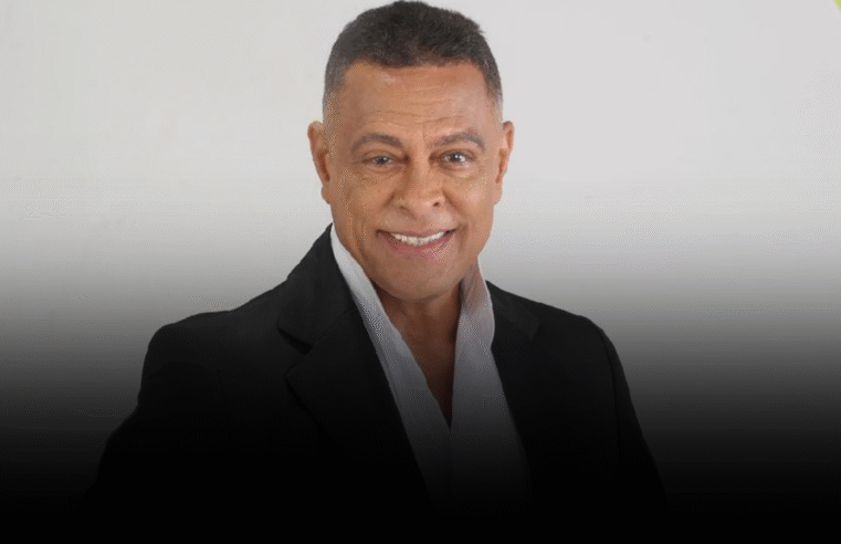 Renato Piaba celebra 30 anos de carreira com o novo show “Vida de Solteiro” 