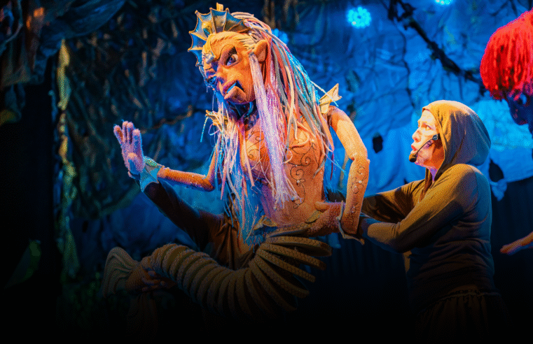 Musical “floresta dos mistérios” chega à Caixa Cultural Salvador com sessões acessíveis e cheias de encantamento