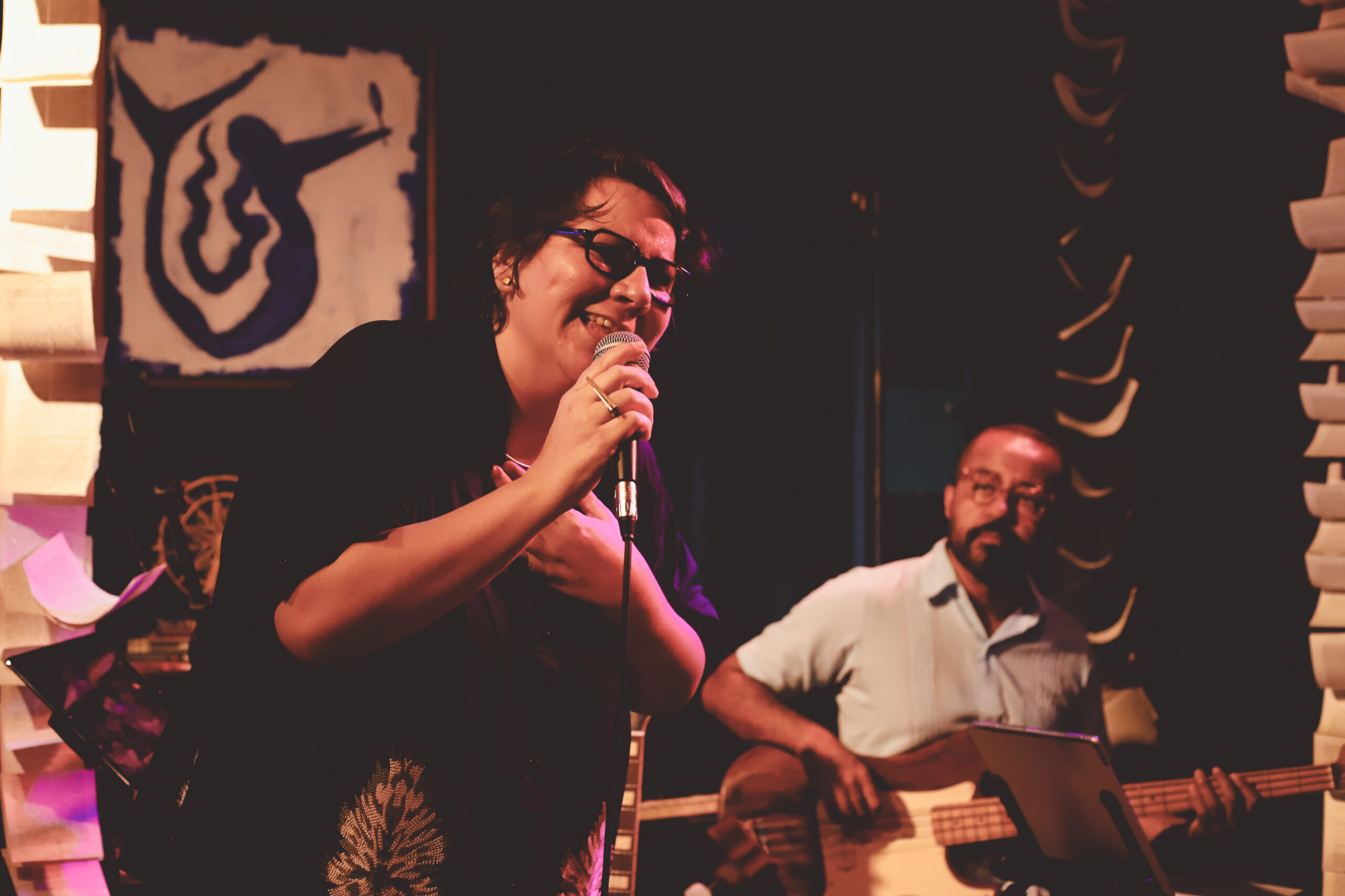 Show “Adiando o Sono”, da cantora Vagaluzia, retorna à Casa da Mãe