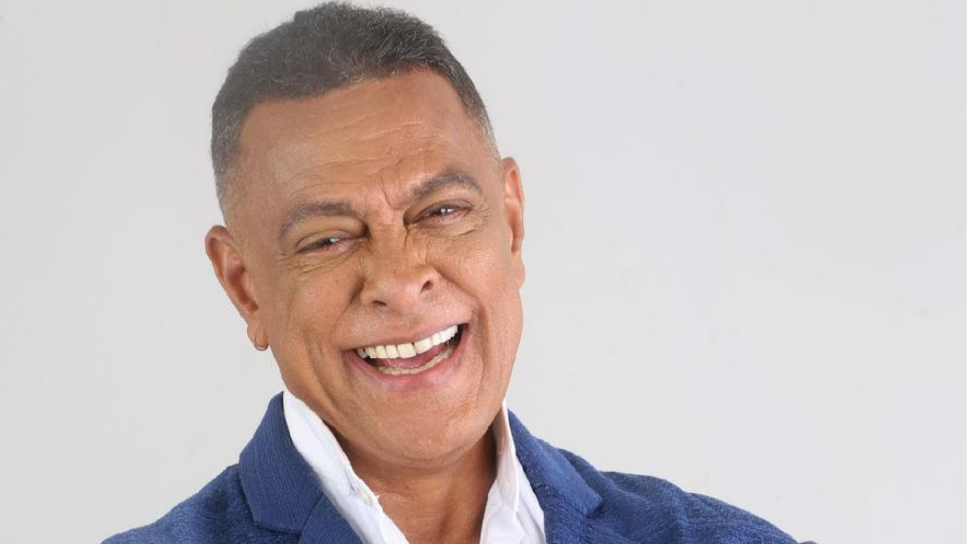 Renato Piaba celebra 30 anos de carreira com o novo show “Vida de Solteiro” 
