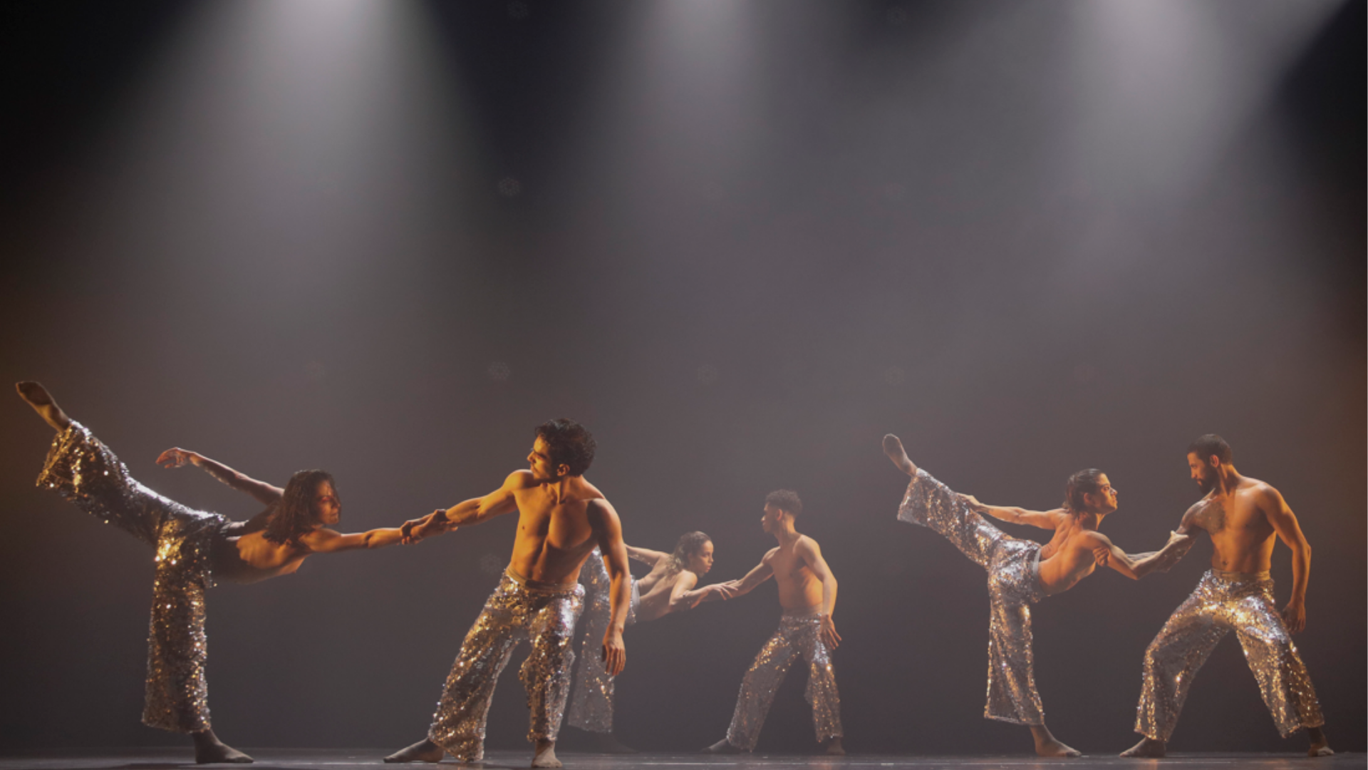 Focus Cia de Dança apresenta em Salvador as obras “Entre a Pele e a Alma” e  “Trupe”