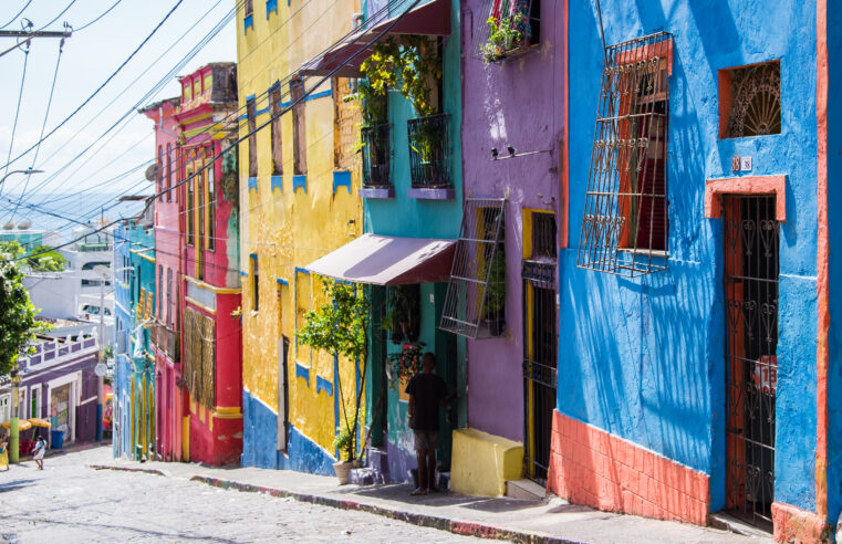Exposição reúne 27 mulheres fotógrafas para revelar a alma do Bairro Dois de Julho