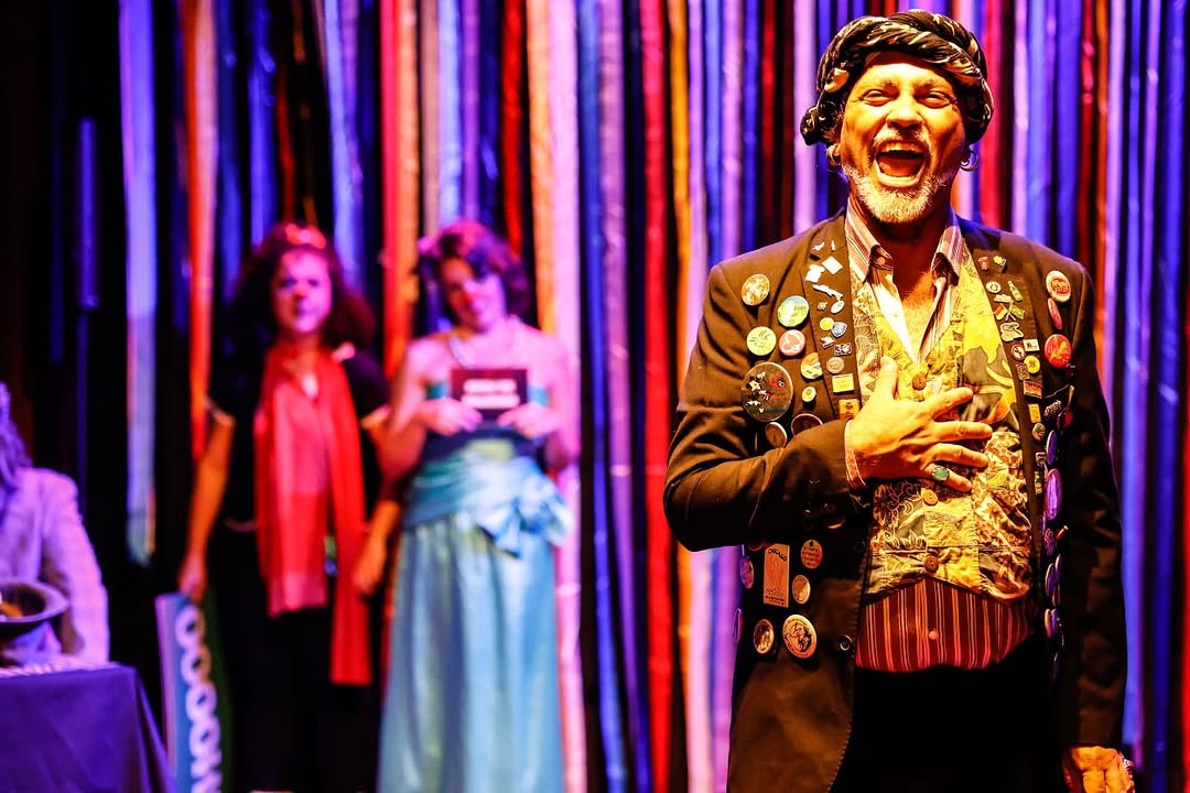 Nariz de Cogumelo apresenta edição especial do “Cabaré Show de Calouros” no Circo Picolino