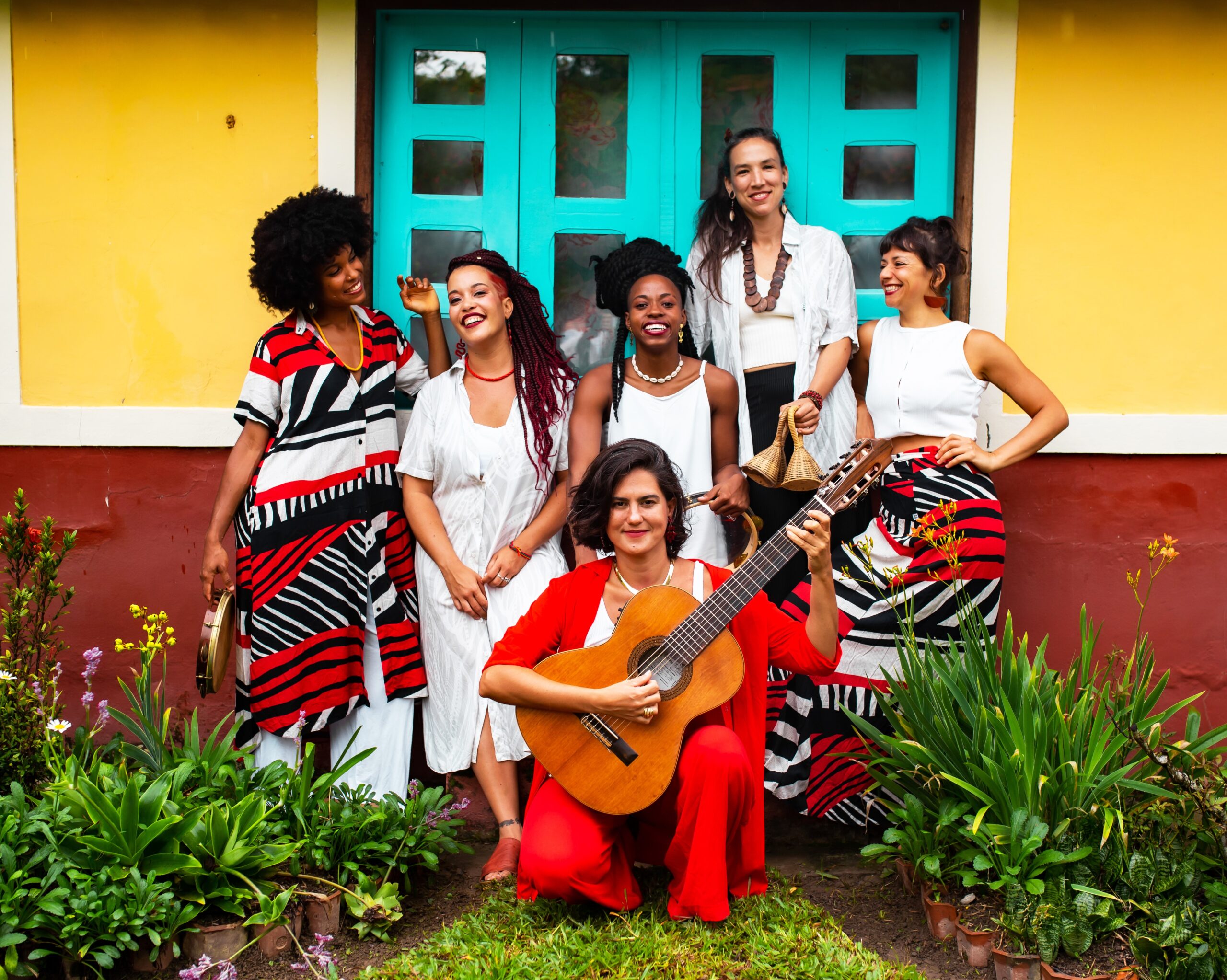 Com participação de Roberto Mendes, grupo Yayá Massemba apresenta show na Casa Rosa