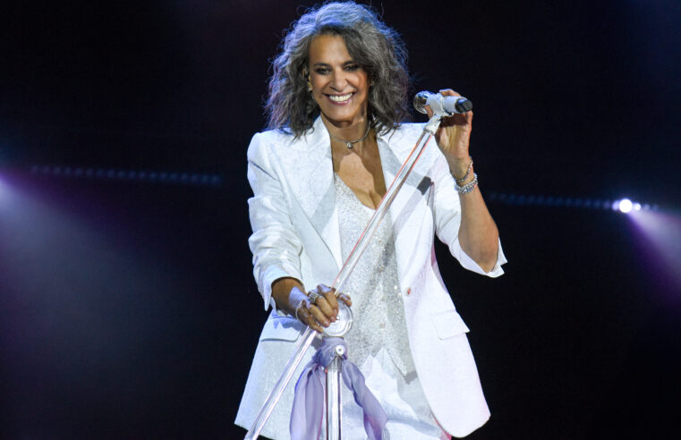 Simone traz nova turnê à Concha Acústica do TCA, como homenageada no Festival de Música Educadora FM
