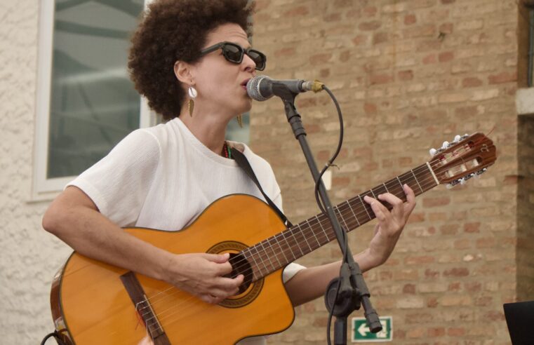 Na alquimia das Cores Quentes, Bella Guerra mostra seu samba no ritmo das Marés