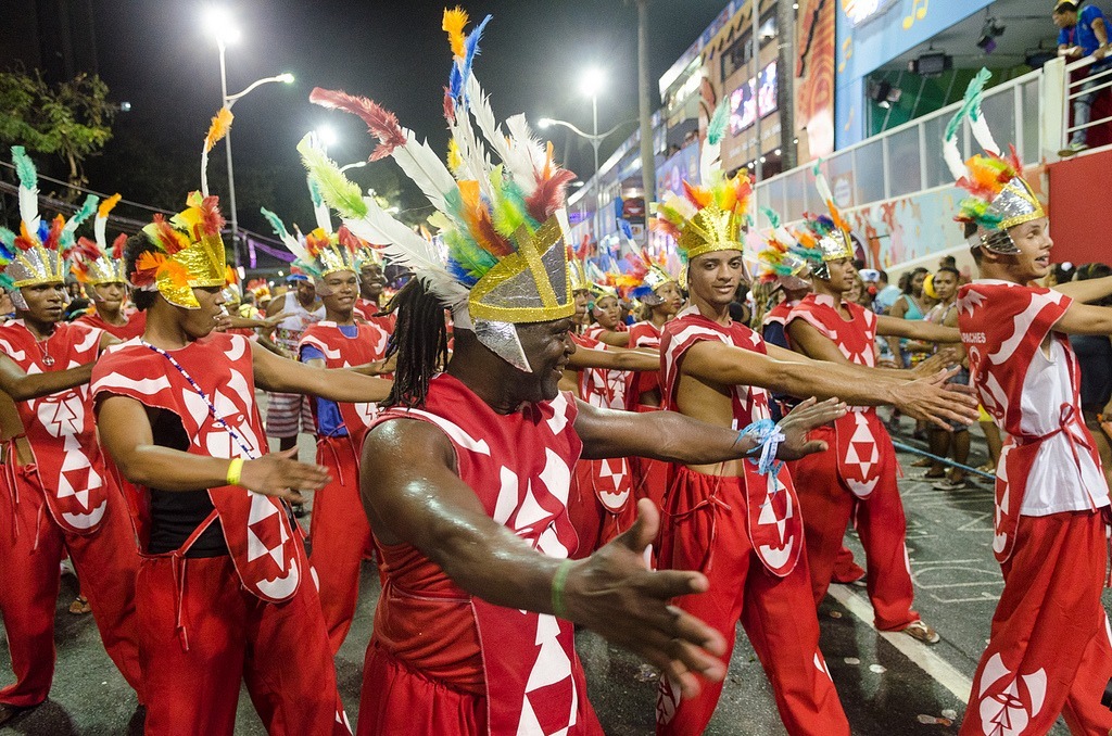 Bloco Apáxes do Tororó anuncia retomada ao Carnaval de Salvador em 2026 com homenagem a Carlinhos Brown