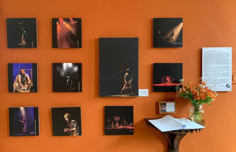 Gratuito! Exposição ‘CENAS’ (2026) homenageia espetáculos teatrais da Bahia