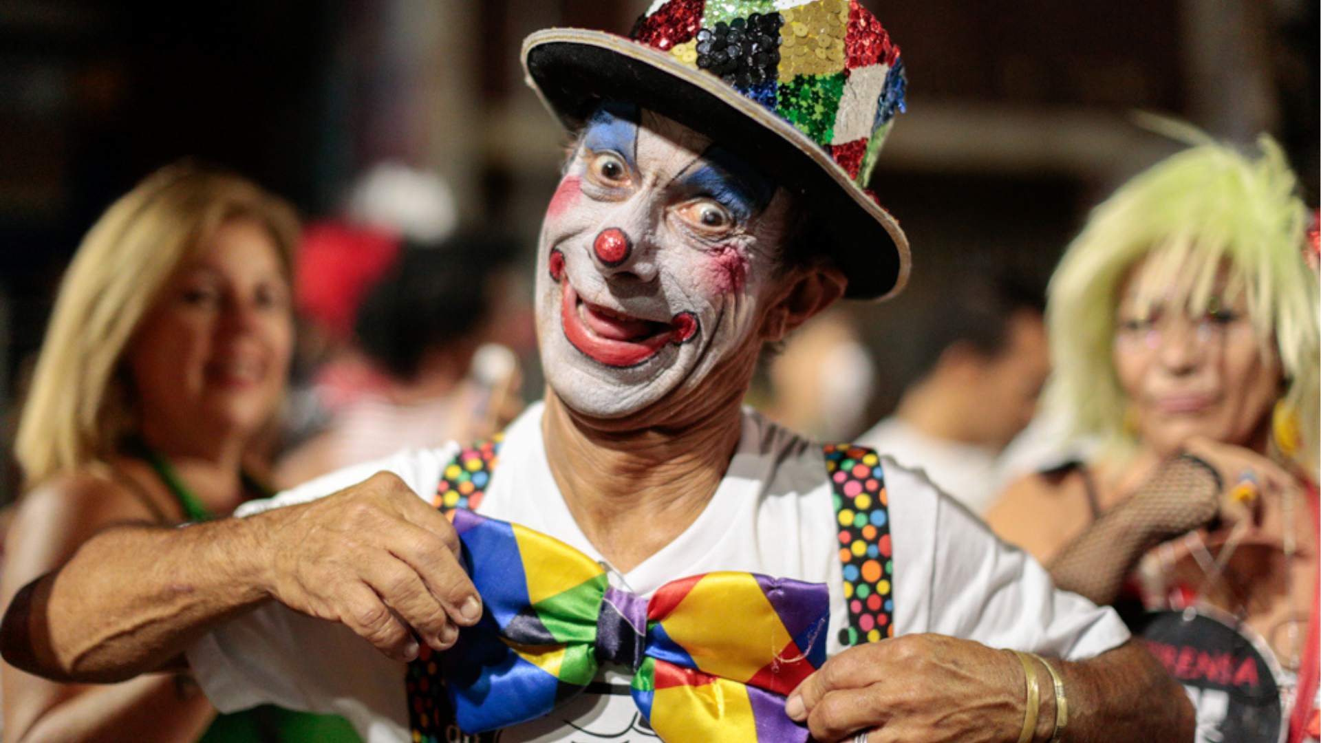 Desfile dos Palhaços do Rio Vermelho homenageia Riachão e celebra a cultura popular em Salvador