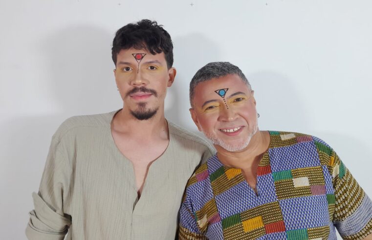 Carlos Barros e Lincoln Aguiar unem teatro e música em “Um quadro com moléculas de oxigênio”
