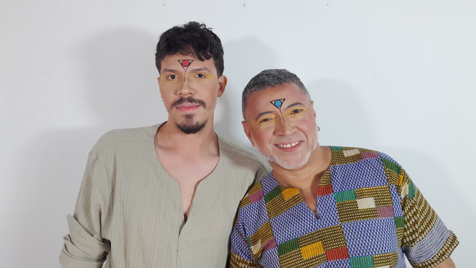 Carlos Barros e Lincoln Aguiar unem teatro e música em “Um quadro com moléculas de oxigênio”