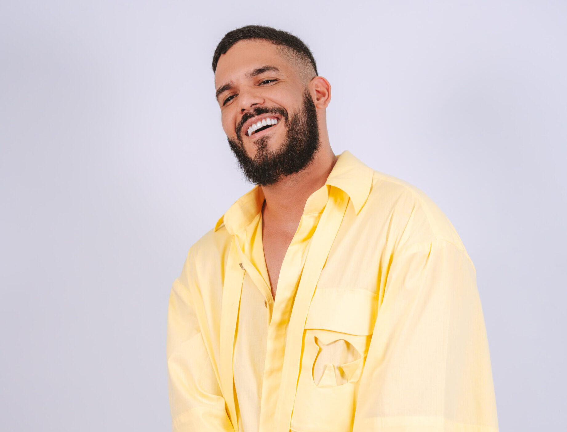 Brenno Casagrande aquece pré-carnaval em Salvador com ensaio gratuito e presença no Furdunço