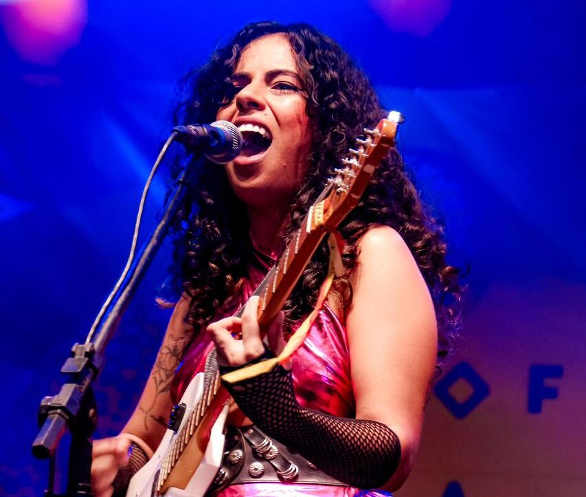 Andrezza volta aos palcos com show na Arena do Teatro Sesc Senac Pelourinho nesta sexta (6)