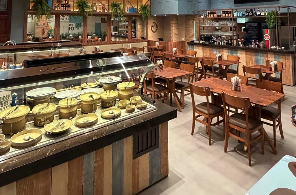 Cazolla reabre no Shopping Paralela em novo espaço ampliado e proposta gastronômica mais completa