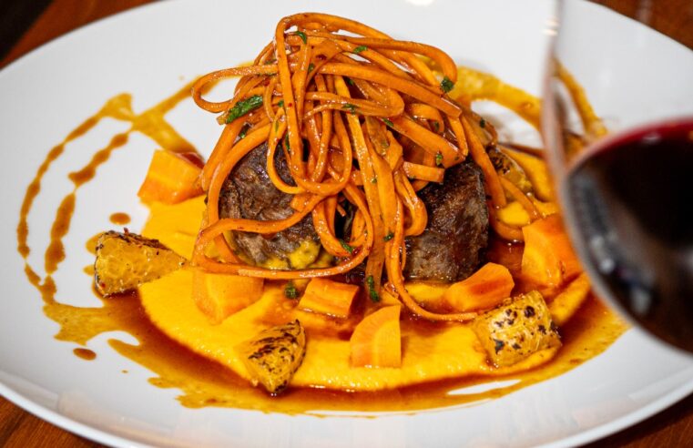 Bistrô Casa Tua celebra primeiro ano no Caminho das Árvores com novo menu autoral