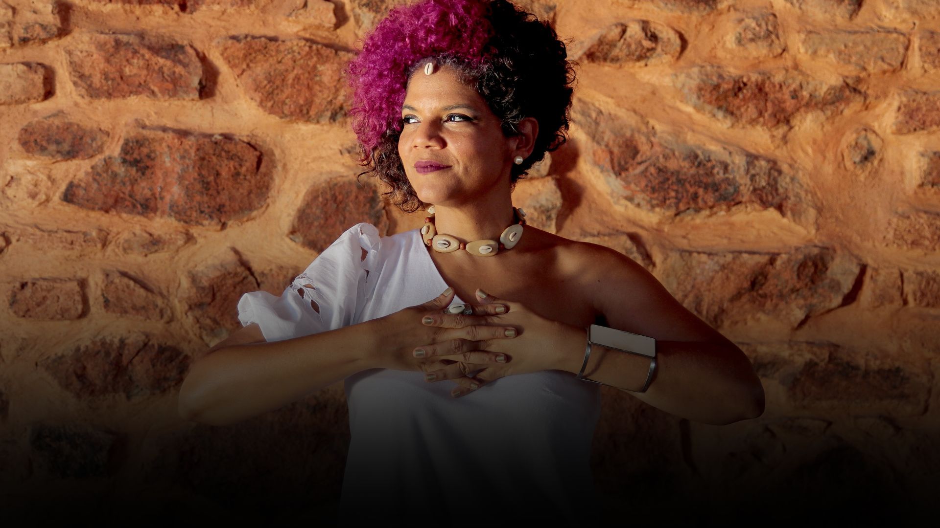 Juliana Ribeiro sobe ao palco para celebrar 25 anos de carreira com show especial e inédito