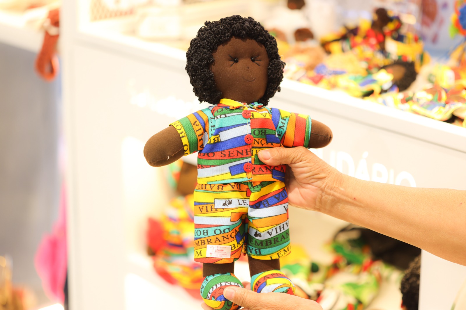 Artesanato com propósito: quiosques reúnem produtos ligados ao universo do autismo