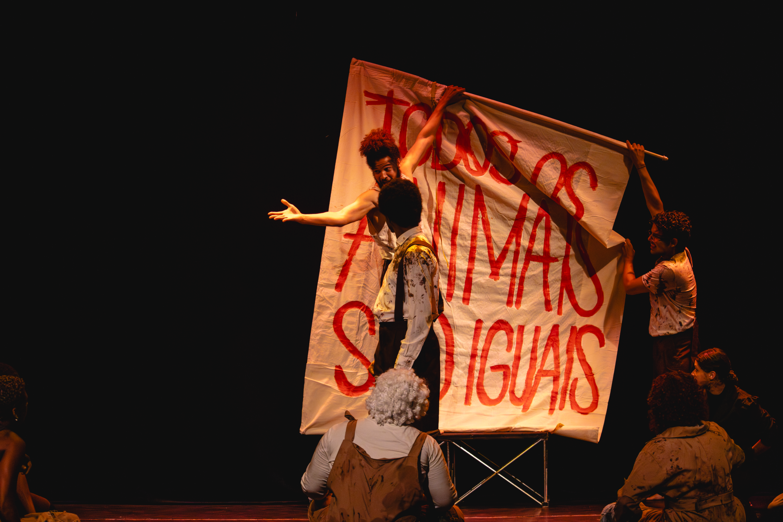 Espetáculo “A Revolução dos Bichos” retorna a Salvador com apresentação gratuita no Teatro Martim Gonçalves