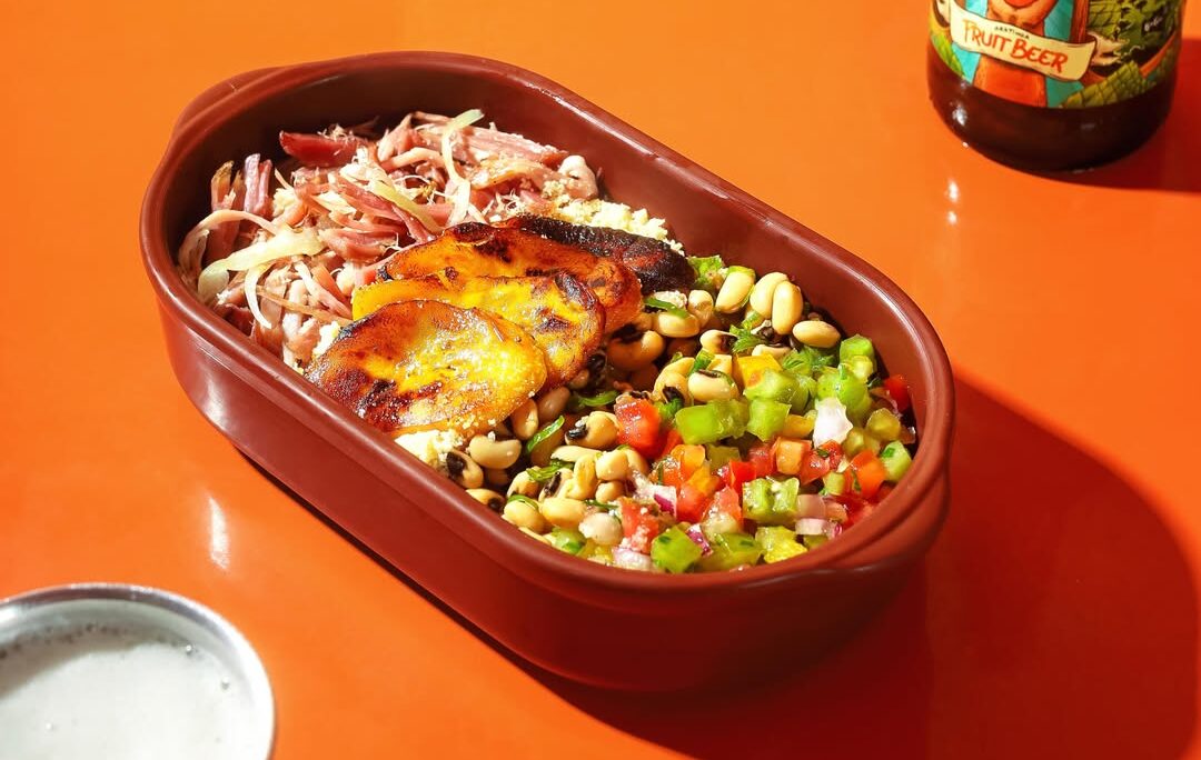 Maimbê estreia novo menu que mescla ancestralidade baiana com gastronomia contemporânea
