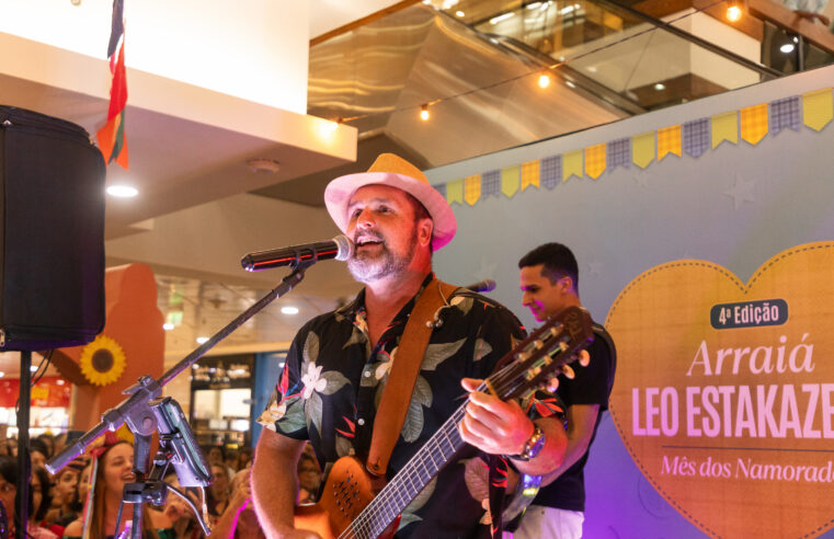 Arraiá Junino do Shopping Itaigara recebe Leo Estakazero para mais uma apresentação na próxima terça-feira (9)