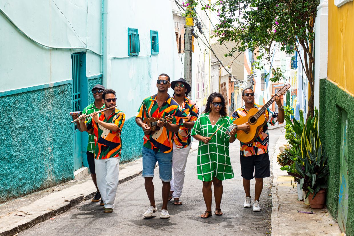 Grupo Botequim une samba e torcida no segundo jogo do Brasil na Copa do Mundo no dia 19 de junho