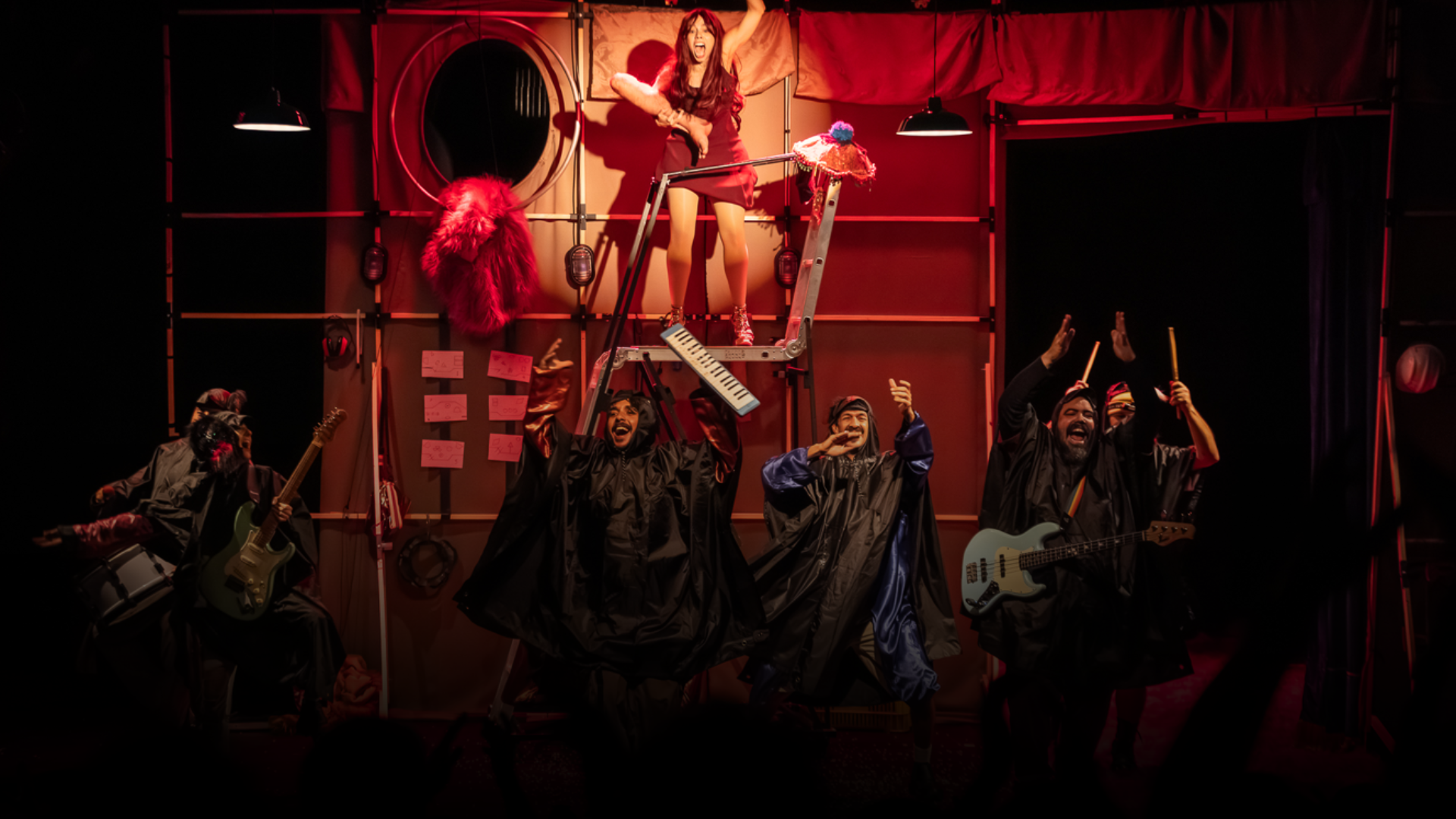 “CÃO”, parceria entre os grupos nordestinos Clowns de Shakespeare (RN) e Magiluth (PE), chega a Salvador para temporada no CineTeatro 2 de Julho