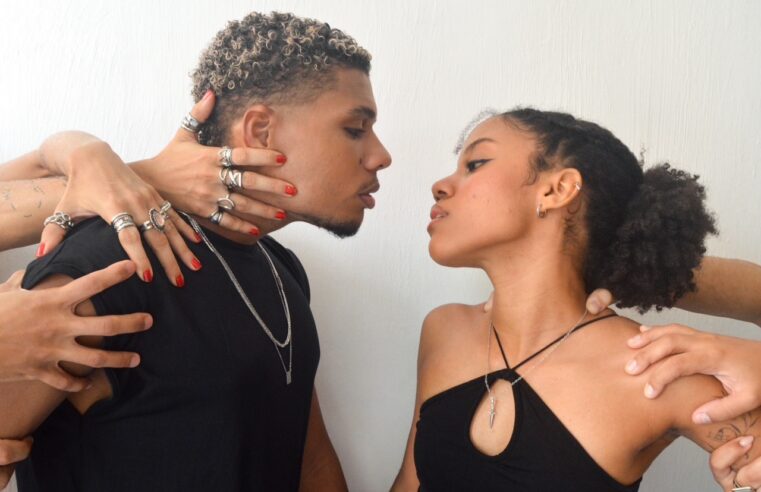 Romeu e Julieta – Os Entrelaces do Destino estreia adaptação musical inédita no Teatro Martim Gonçalves