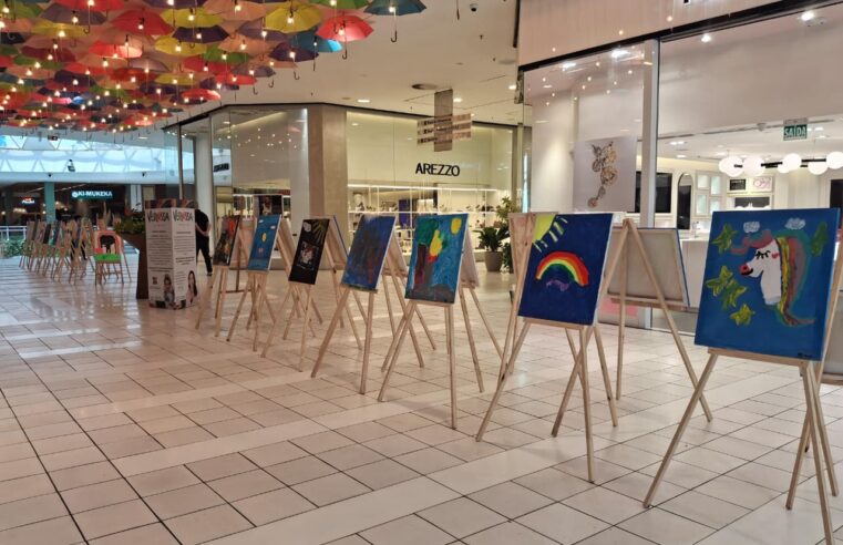 Exposição transforma arte de crianças neurodivergentes em ponte de conexão com o mundo