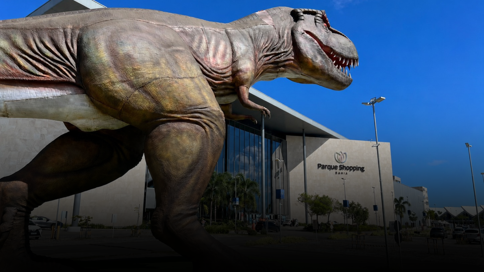Parque Shopping Bahia tem um dos maiores parques indoor da América Latina, com dinossauros em tamanho real 