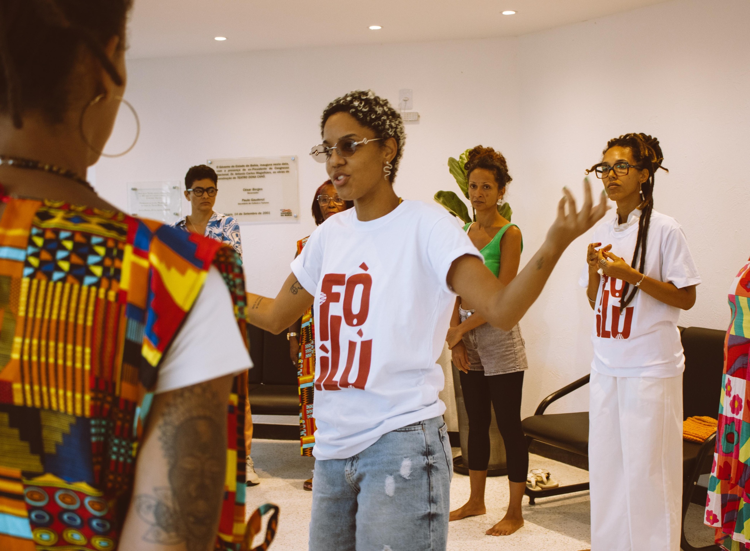 Fọ̀ Ìlù promove oficinas gratuitas de escrita criativa, percussão e performance poética na Bahia